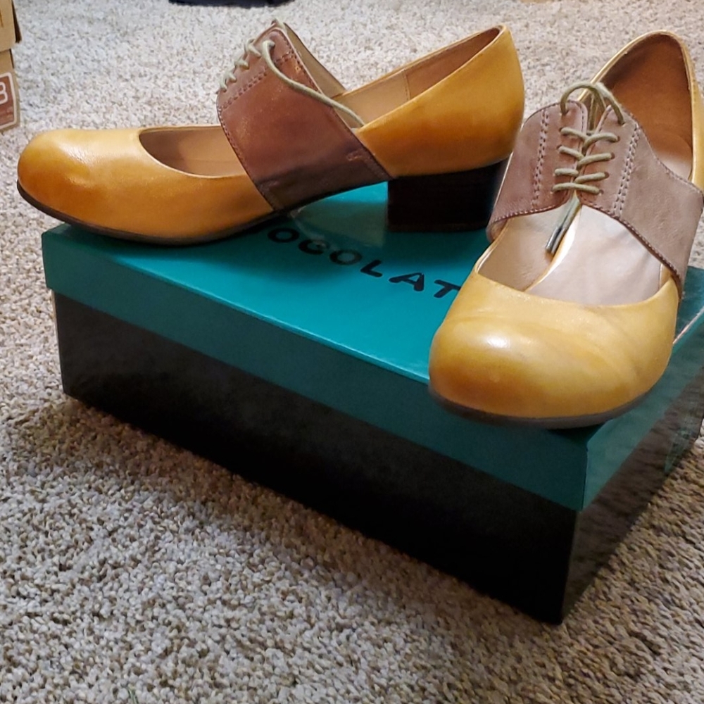 Shoes - Picture 4 of 6